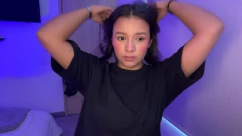 kimmi online show from July 8, 8:12 pm