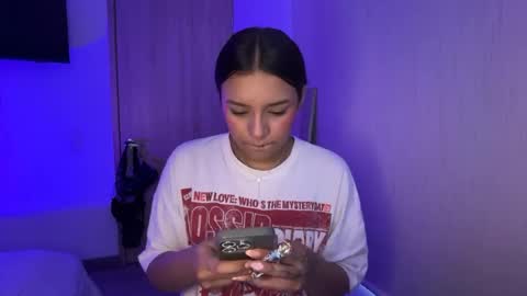 kimmi online show from July 20, 8:54 pm