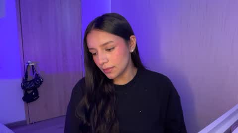 kimmi online show from June 16, 3:27 pm