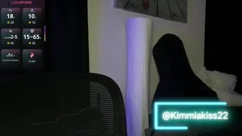 Snapshot of kimmiakiss22 chatting on October 21, 12:49 am Kimmi online show from October 21, 12:49 am