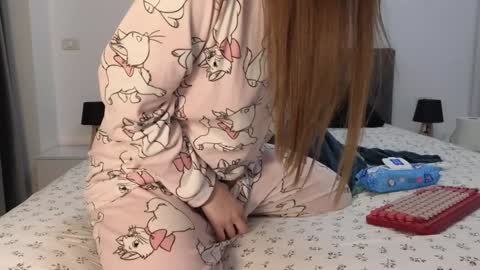 Kimmie online show from February 18, 6:30 pm