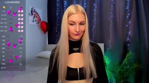 kimmy1_powell online show from September 21, 5:00 am