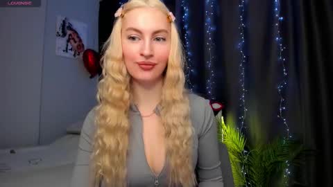 kimmy1_powell online show from November 4, 4:25 am