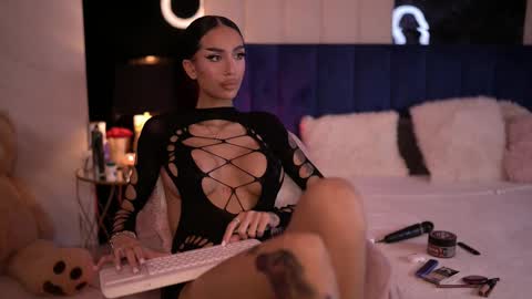 Kim online show from November 20, 2:58 pm