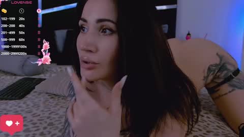 KimSkye online show from June 9, 1:39 am