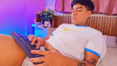 king  help me reach 100 likes online show from December 2, 4:21 am