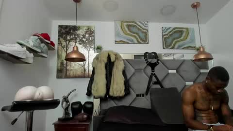 HOT MEN BLACK online show from January 27, 5:04 pm