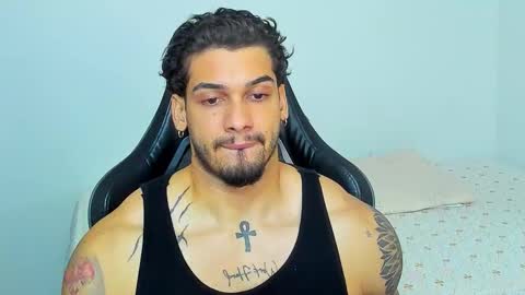 king_of_kings__ online show from February 25, 10:24 pm