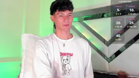  A L E X  online show from January 30, 8:11 am