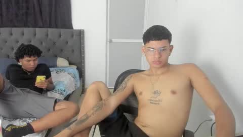 DOMINANT ALPHA KINGS online show from October 20, 10:48 pm