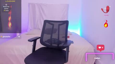 Snapshot of kingstark_ chatting on September 30, 1:43 pm sebastian online show from September 30, 1:43 pm