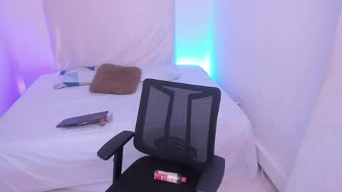 Snapshot of kingstark_ chatting on September 29, 1:32 pm sebastian online show from September 29, 1:32 pm
