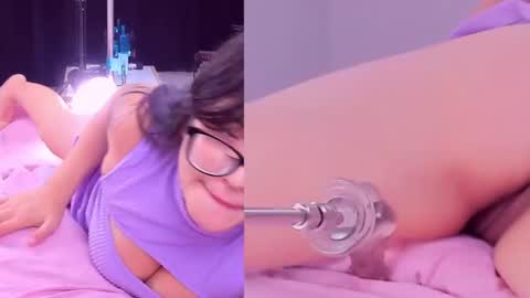 Snapshot of kinky_cloe chatting on February 8, 1:54 pm Kinky online show from February 8, 1:54 pm