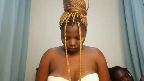 Snapshot of kinky_lola1 chatting on October 17, 9:52 pm Lola online show from October 17, 9:52 pm