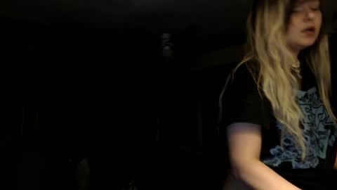 Snapshot of kipsy420 chatting on September 26, 3:03 am Kipsy Rose online show from September 26, 3:03 am