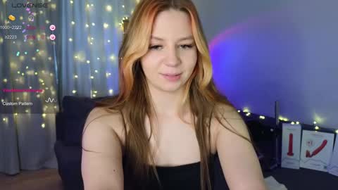 Snapshot of kira_briis chatting on January 24, 12:20 pm Kira Briis online show from January 24, 12:20 pm