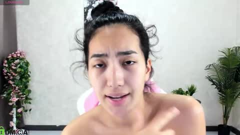 Snapshot of kira_lilian chatting on October 22, 2:59 am Aura online show from October 22, 2:59 am