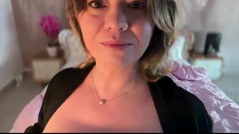 KiraDivine online show from February 25, 2:20 pm