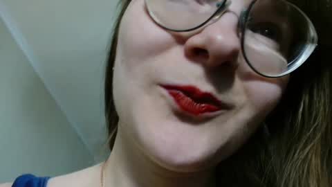 KiraGoldens online show from April 16, 6:24 am