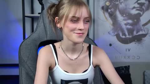 Kira online show from March 13, 11:52 pm