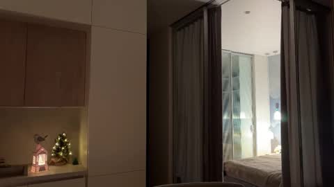 Kira online show from January 8, 5:08 pm