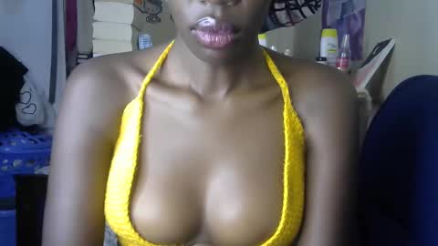 Snapshot of kiranoir1 chatting on September 23, 8:08 am Kira online show from September 23, 8:08 am