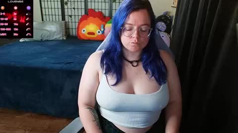 KiraSpitQueen online show from January 3, 5:50 am