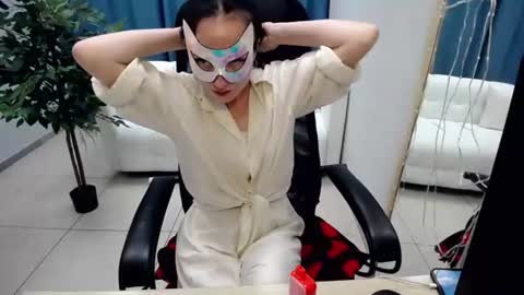 Louise online show from July 24, 11:18 am
