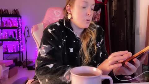 kissica online show from November 24, 7:01 pm