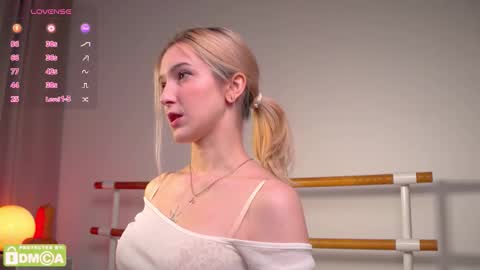 Kate  online show from November 29, 2:47 pm