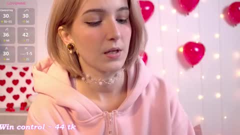 Snapshot of kisskiss_muah chatting on February 18, 2:16 pm Kate online show from February 18, 2:16 pm