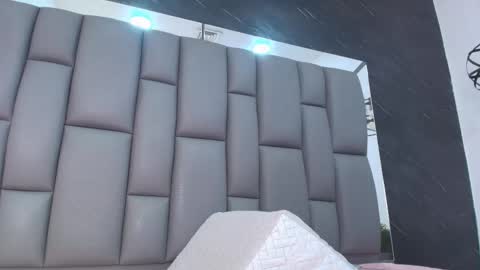 BELLA FLAME online show from February 23, 7:05 pm