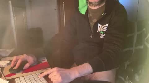 kissofbanned1983 online show from March 28, 9:22 am