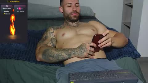 Snapshot of kite__ chatting on October 17, 4:11 pm kite__ online show from October 17, 4:11 pm