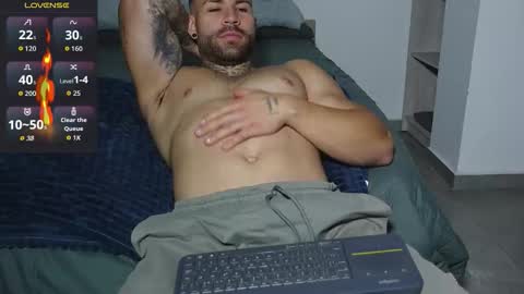 Snapshot of kite__ chatting on October 15, 4:49 am kite__ online show from October 15, 4:49 am
