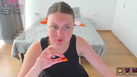 kitkatvel online show from June 13, 7:08 am
