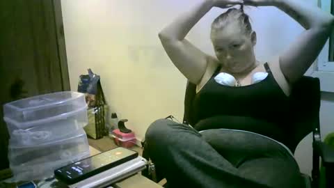 Snapshot of kittenkayla26 chatting on October 6, 8:48 pm kittenkayla26 online show from October 6, 8:48 pm