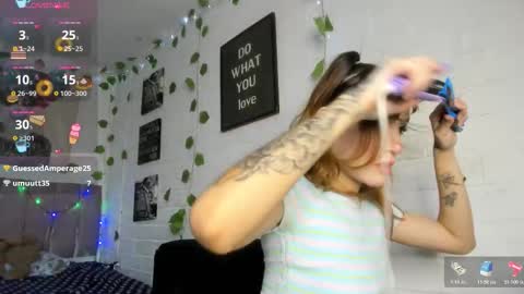  KITTY online show from December 19, 9:54 pm