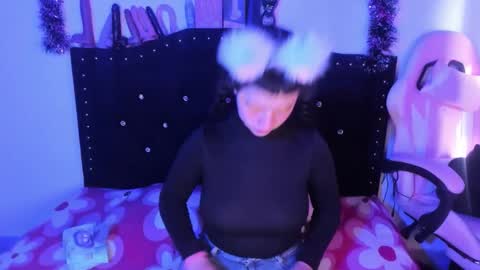 kitty__chs online show from February 8, 1:36 pm