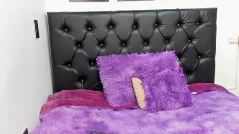kitty_f00x online show from July 22, 1:02 pm