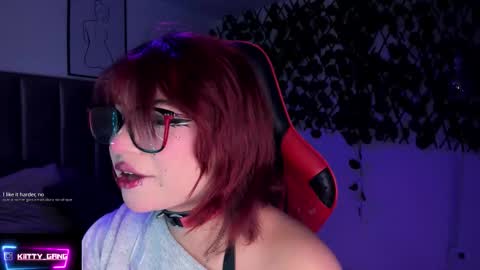 Snapshot of kitty_gang chatting on October 15, 2:48 am Camila online show from October 15, 2:48 am