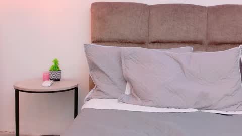 kitty_model online show from October 31, 1:00 pm