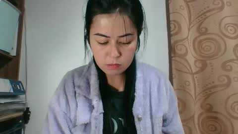 kitty_small69 online show from March 8, 2:04 am