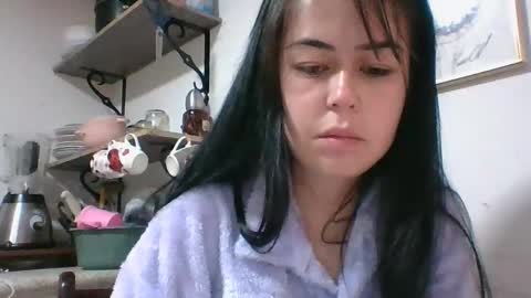 kitty_small69 online show from December 15, 3:02 am