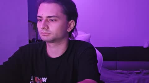 Eliz online show from December 3, 8:42 pm