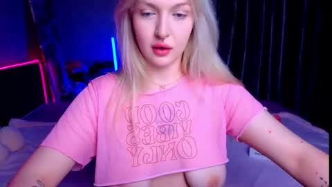 kittykendall online show from June 24, 6:37 pm