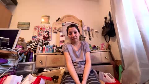 Snapshot of kittyluvx chatting on February 17, 5:12 pm kittyluvx online show from February 17, 5:12 pm
