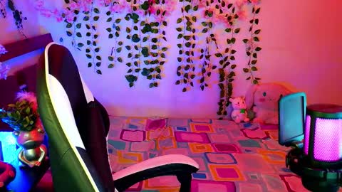 Kittyuwu  online show from January 14, 9:12 pm