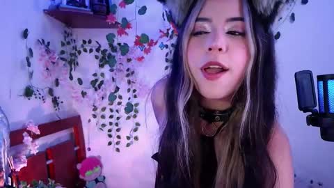 Kittyuwu  online show from March 24, 10:16 pm