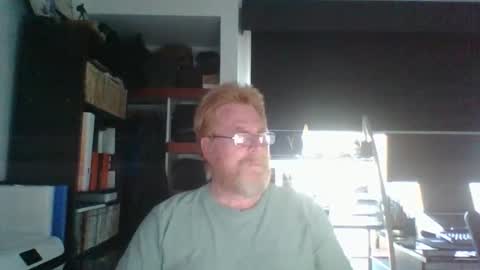 Snapshot of kiwi_boss61 chatting on September 22, 8:40 am kiwi_boss61 online show from September 22, 8:40 am